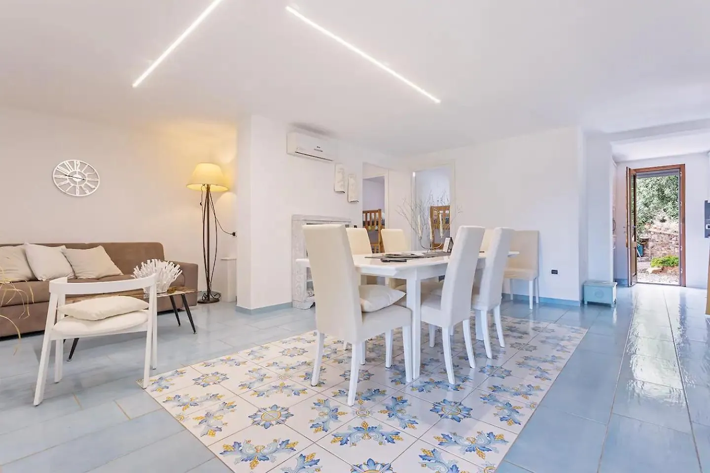Villa Mari Tertenìa 0*,